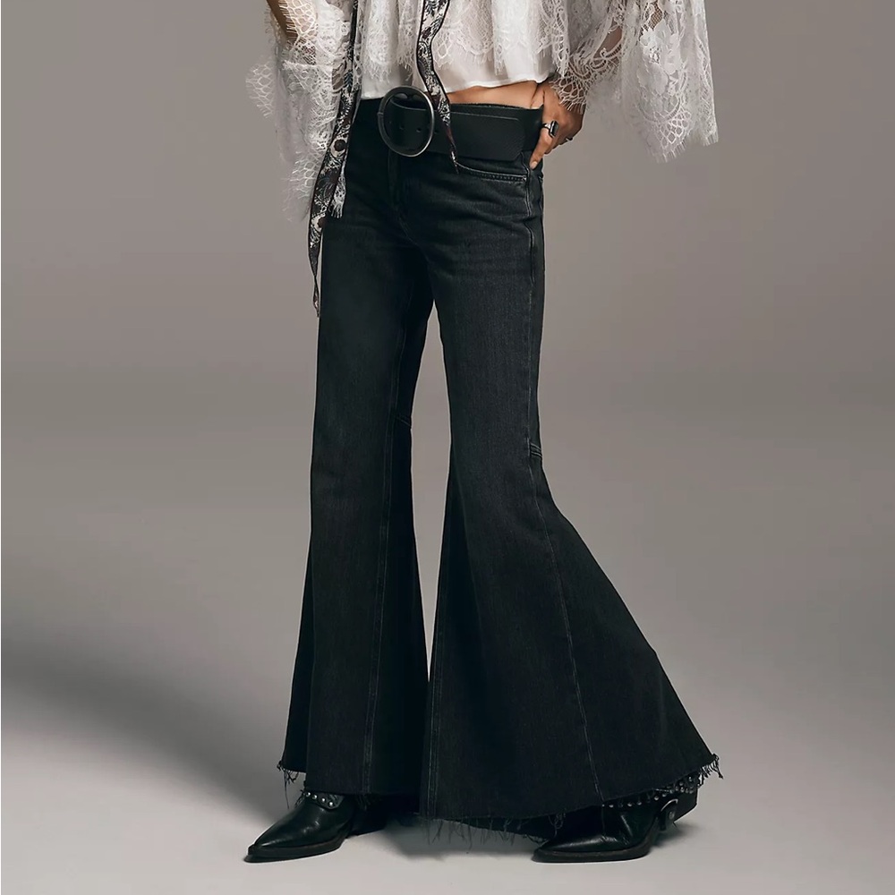 ✨HP✨ WE THE FREE LOW RISE FLARES (29)